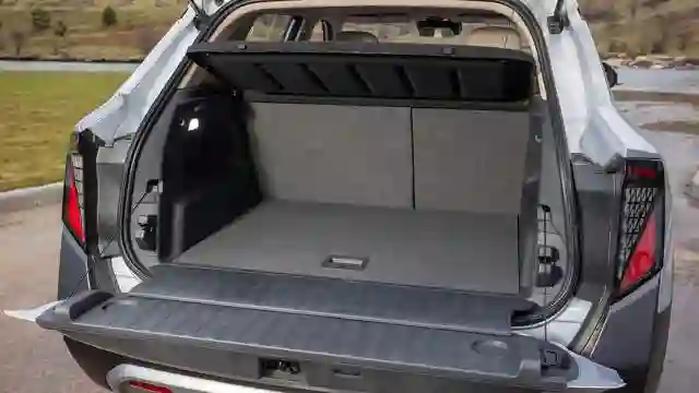 Новость EVOLUTE (Тихо едет, громко лает: чем удивил доступный российский электромобиль)