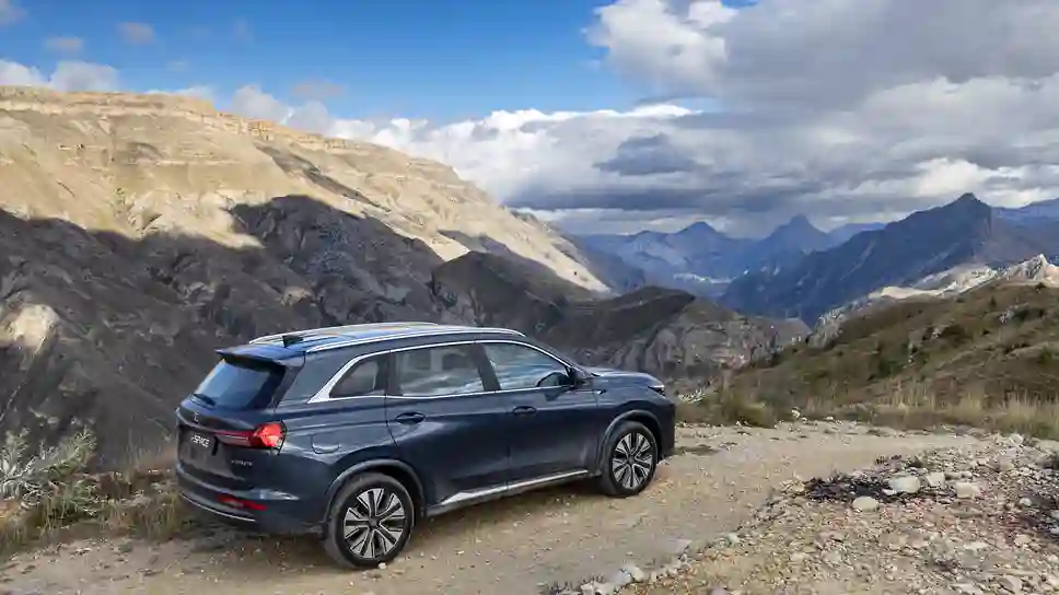 Новость EVOLUTE (Будь последовательным: EVOLUTE i‑SPACE в цепи дагестанских гор)